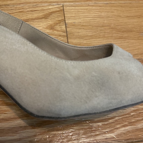 Chanel tan suede sandals - Picture 12 of 12